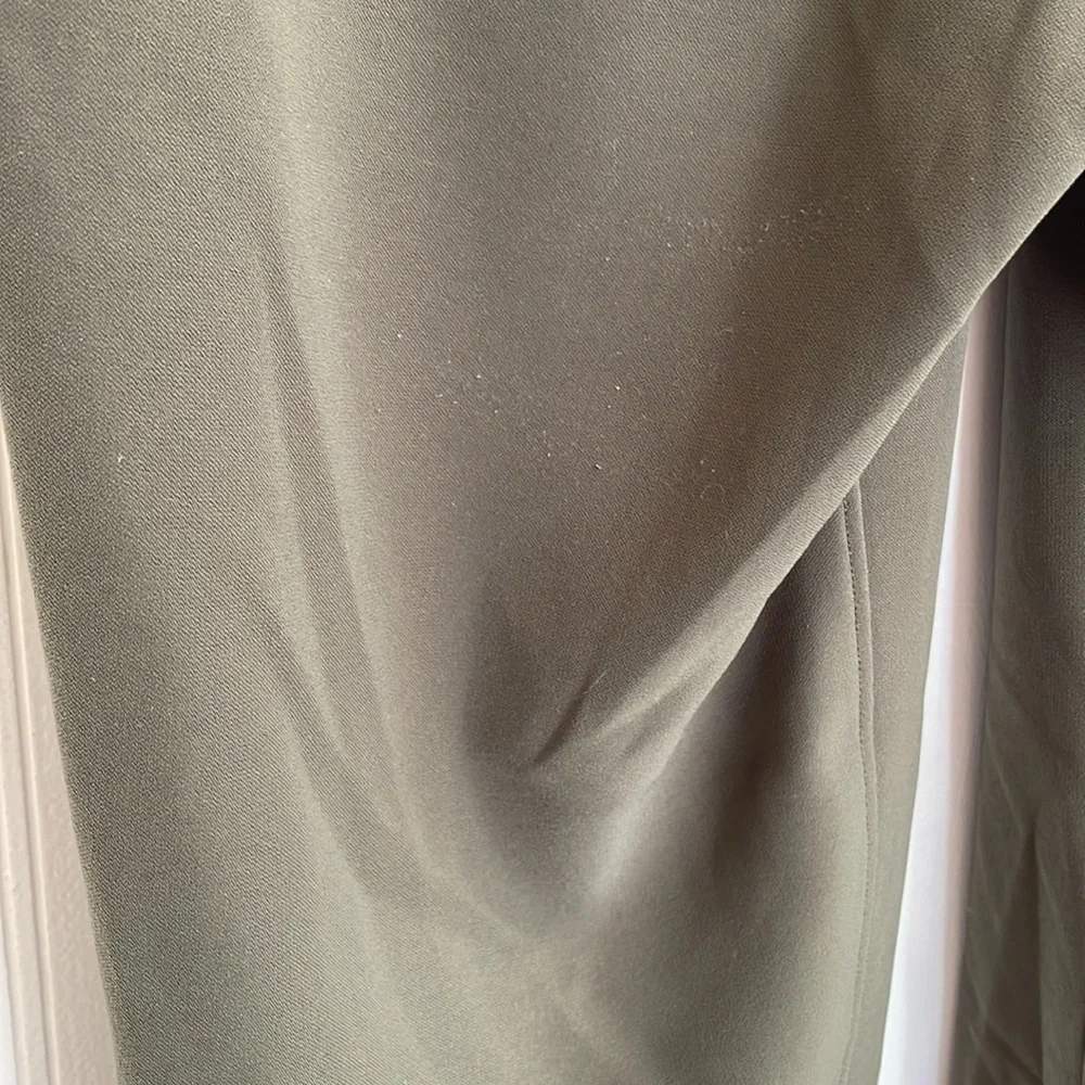 LULULEMON On the Fly Jogger in Dark Olive Size 6